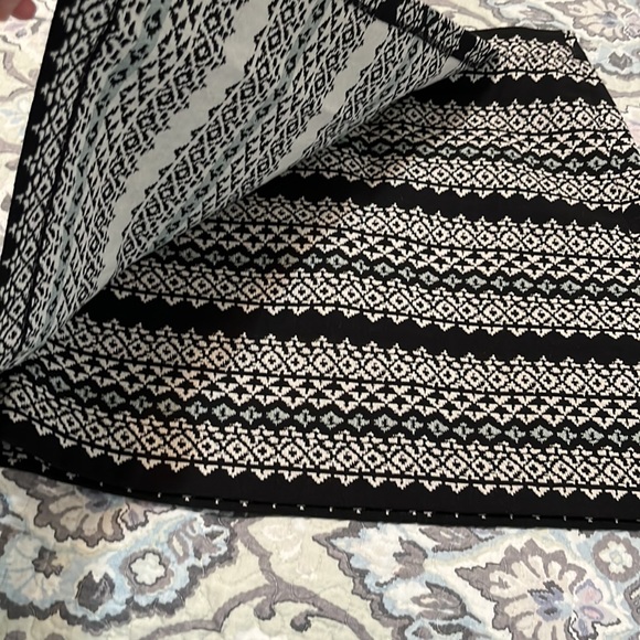 LOFT Skirt - Picture 2 of 6